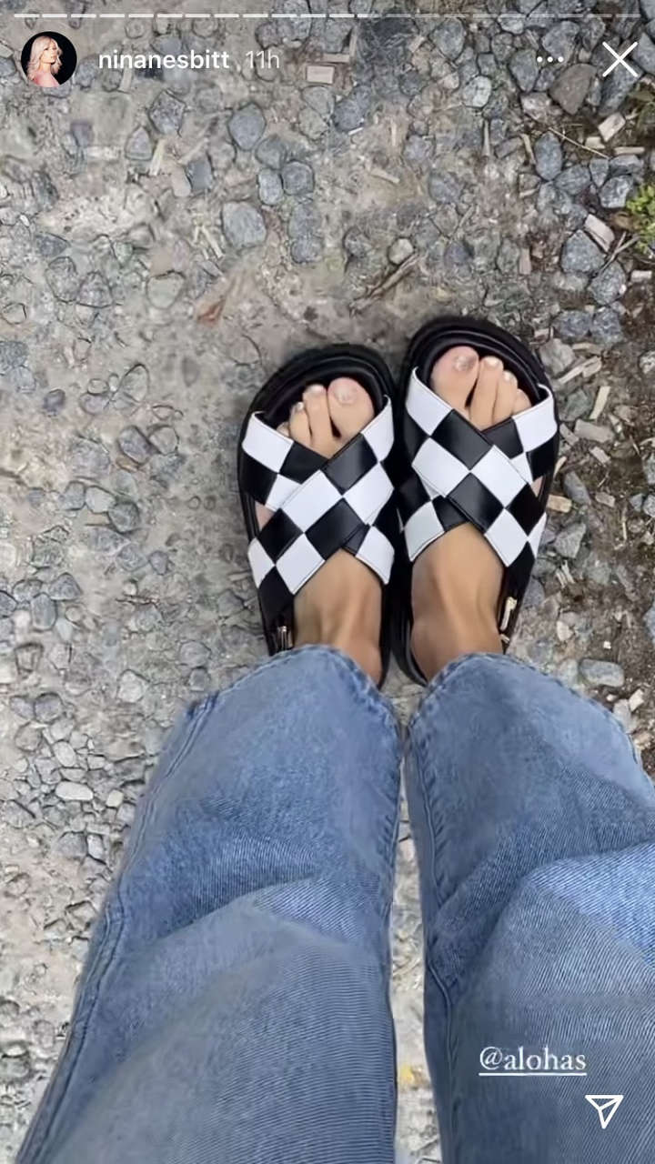 Nina Nesbitt Feet