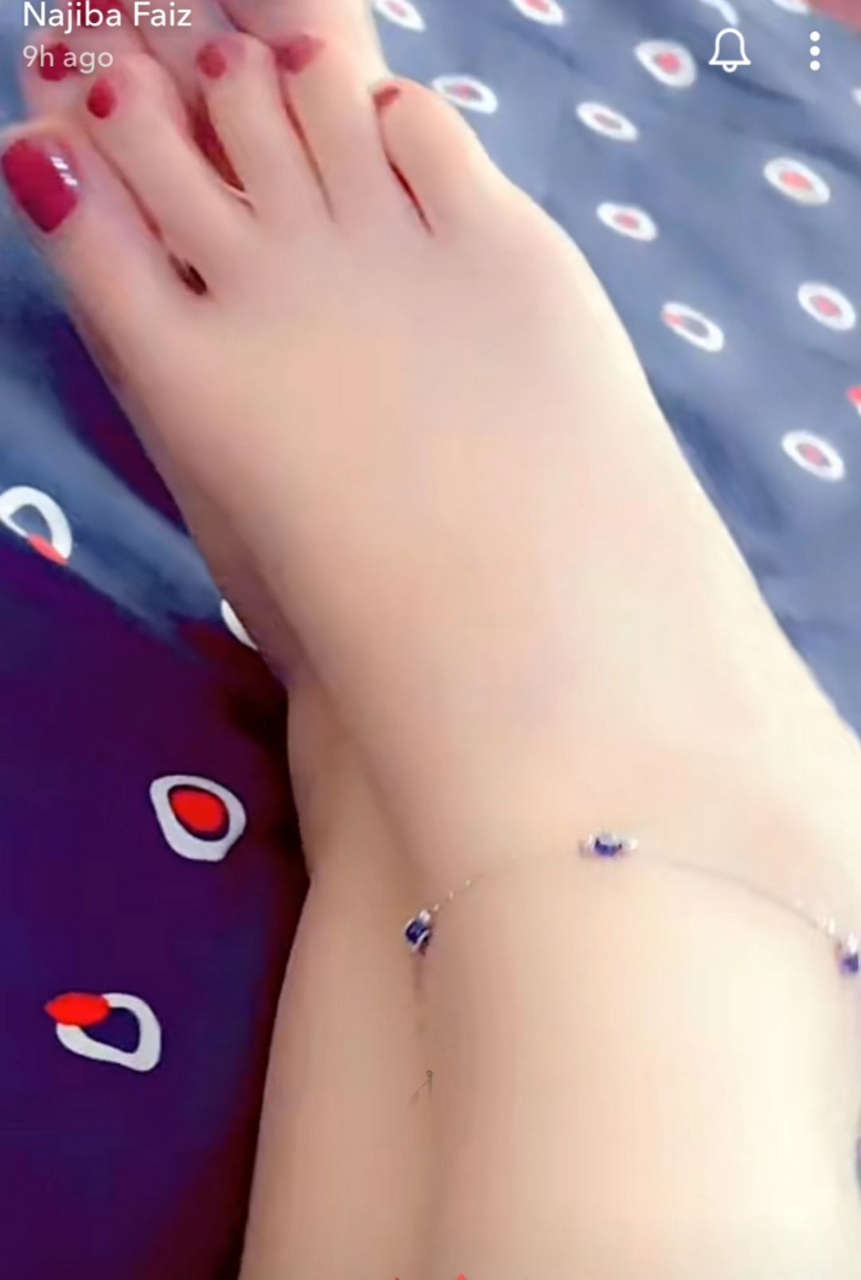 Najeeba Faiz Feet