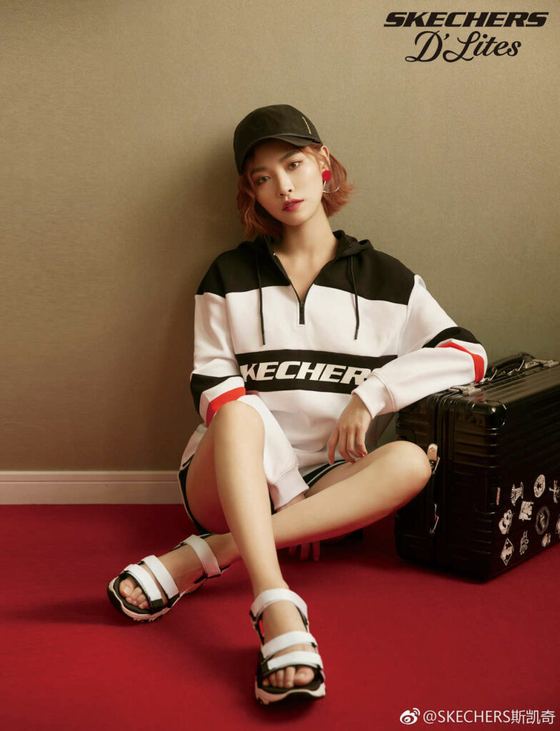 Jiaqi Xu Feet (33 photos)