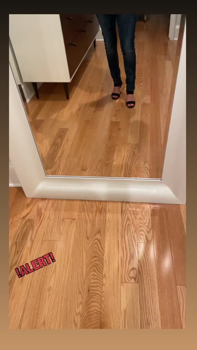 Angela Kinsey Feet