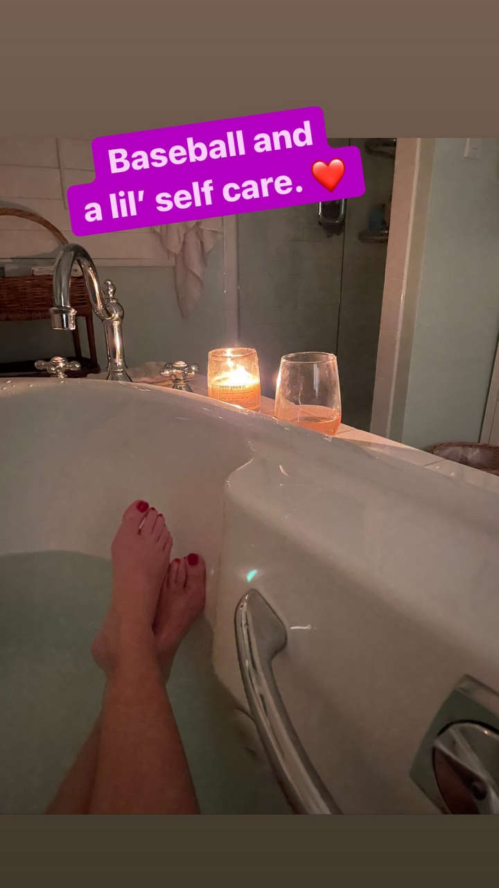 Angela Kinsey Feet