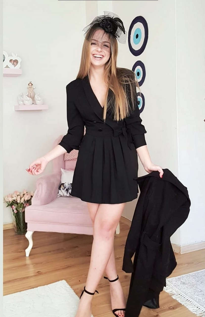 Ipek Filiz Yazici Feet