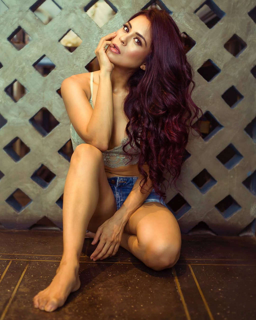 Sana Saeed Feet