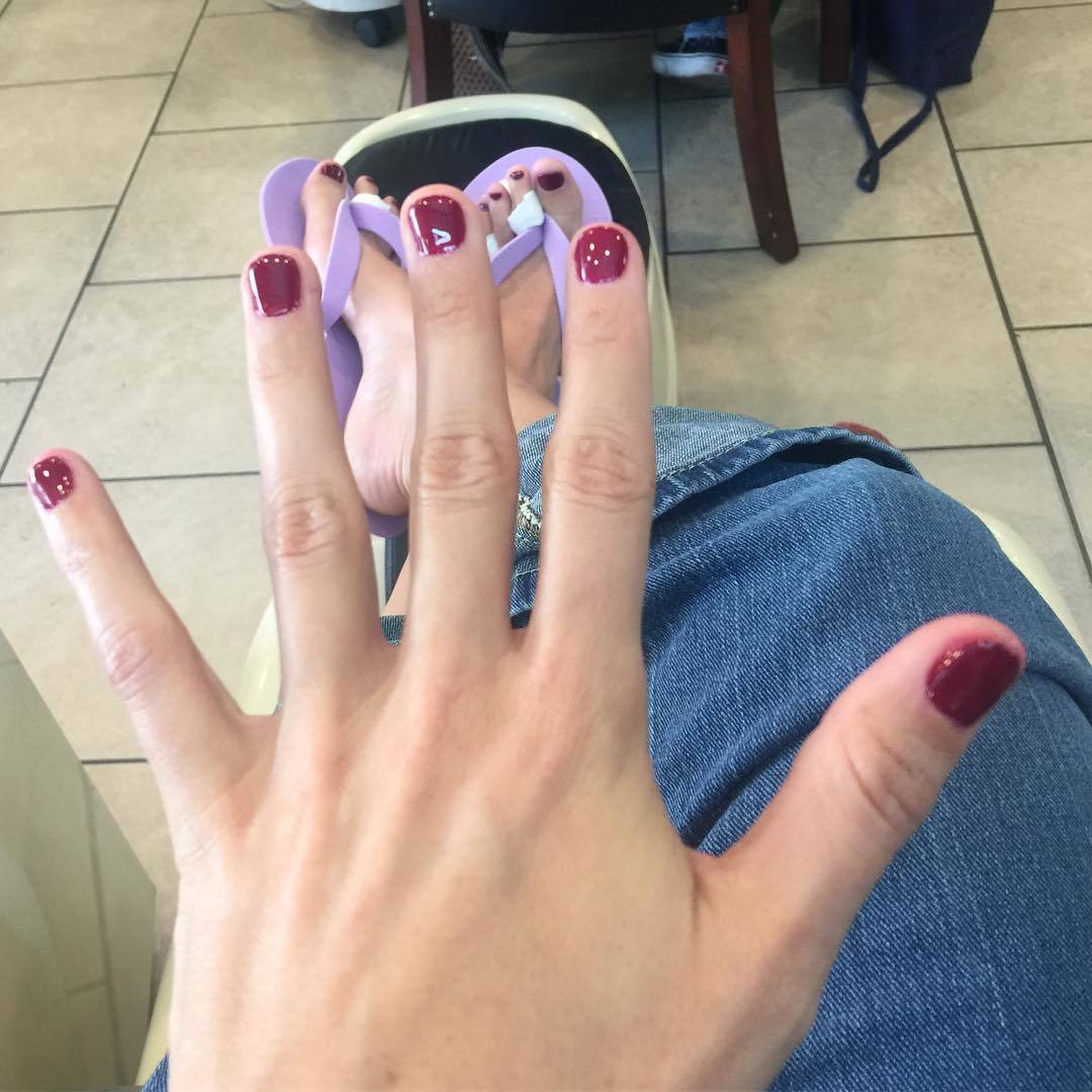 Anna Valenzuela Feet