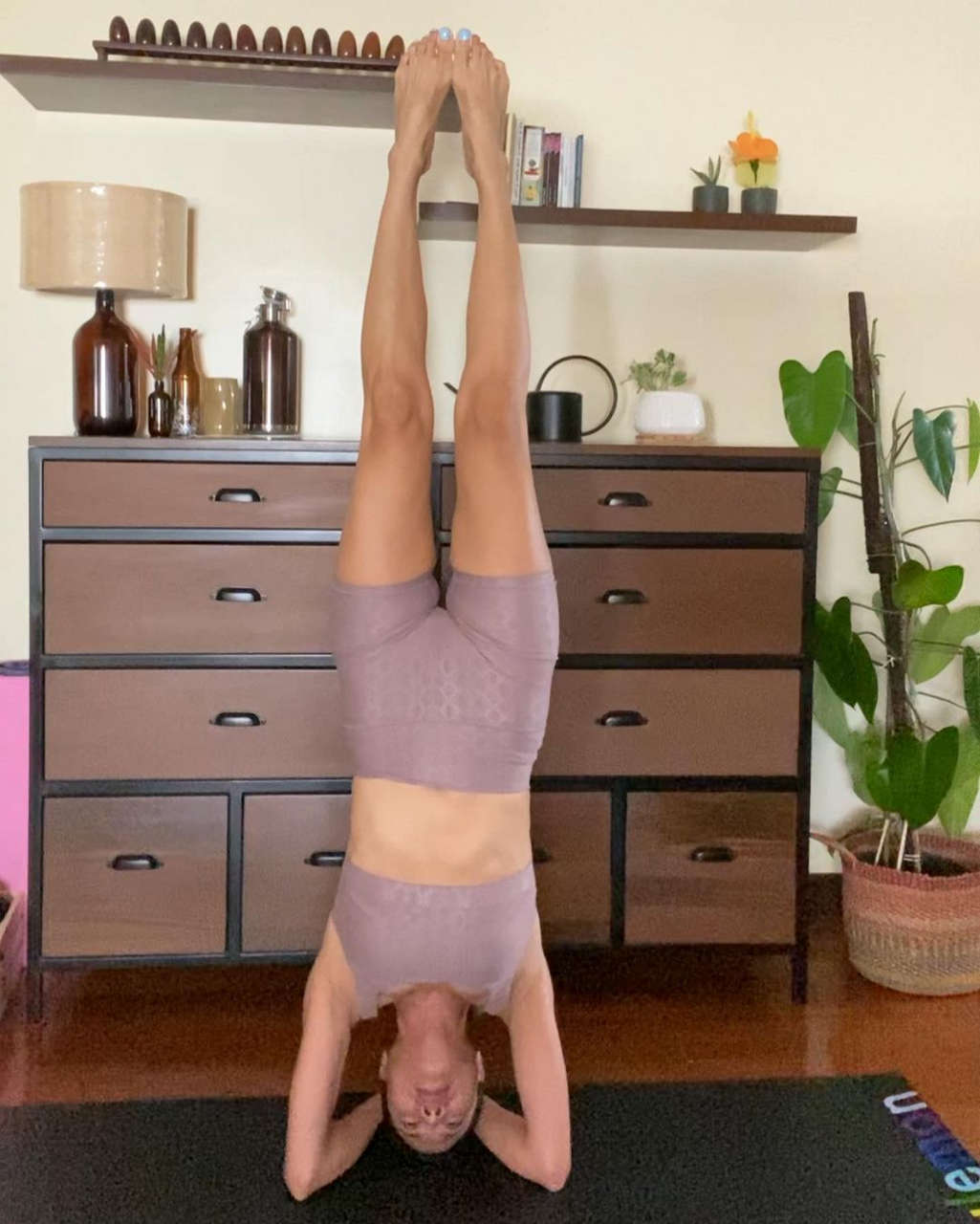 Suzi Entrata Abrera Feet