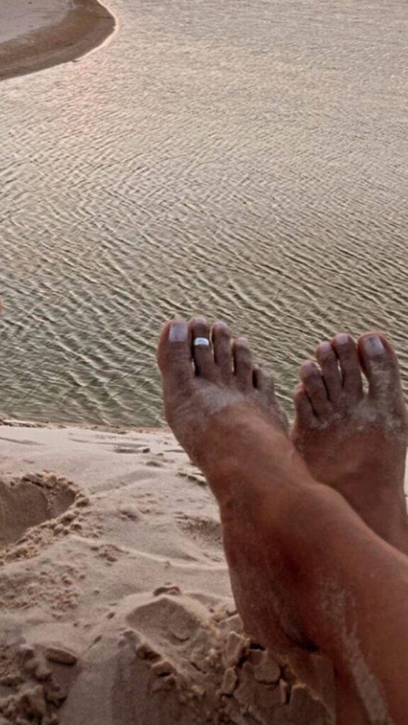 Sheron Menezzes Feet (10 photos)