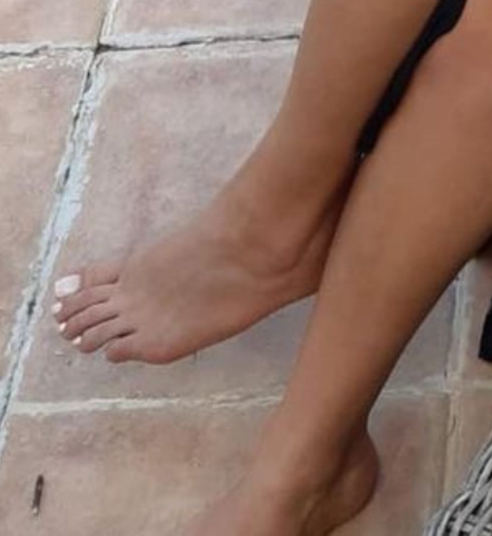 Selin Yeninci Feet
