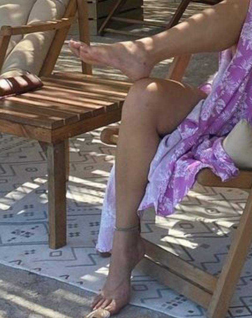 Selin Yeninci Feet