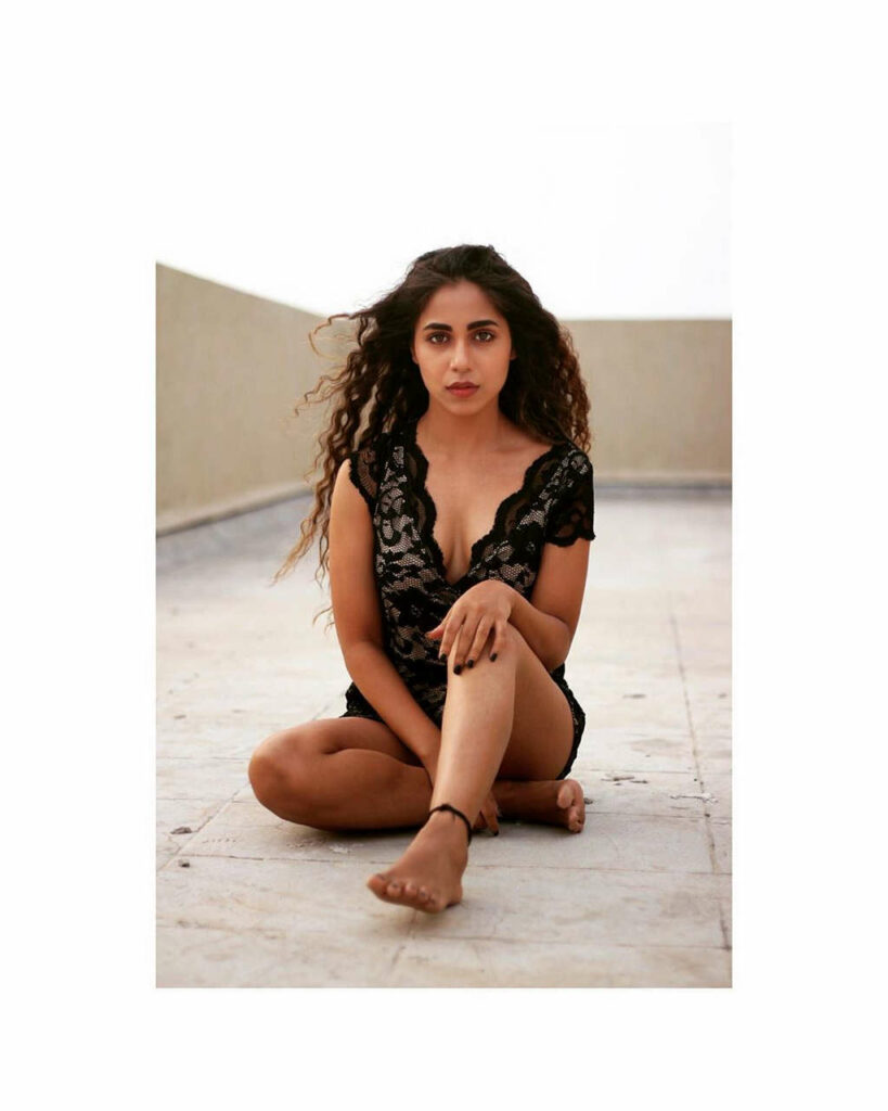 Vibha Anand Feet (26 photos)