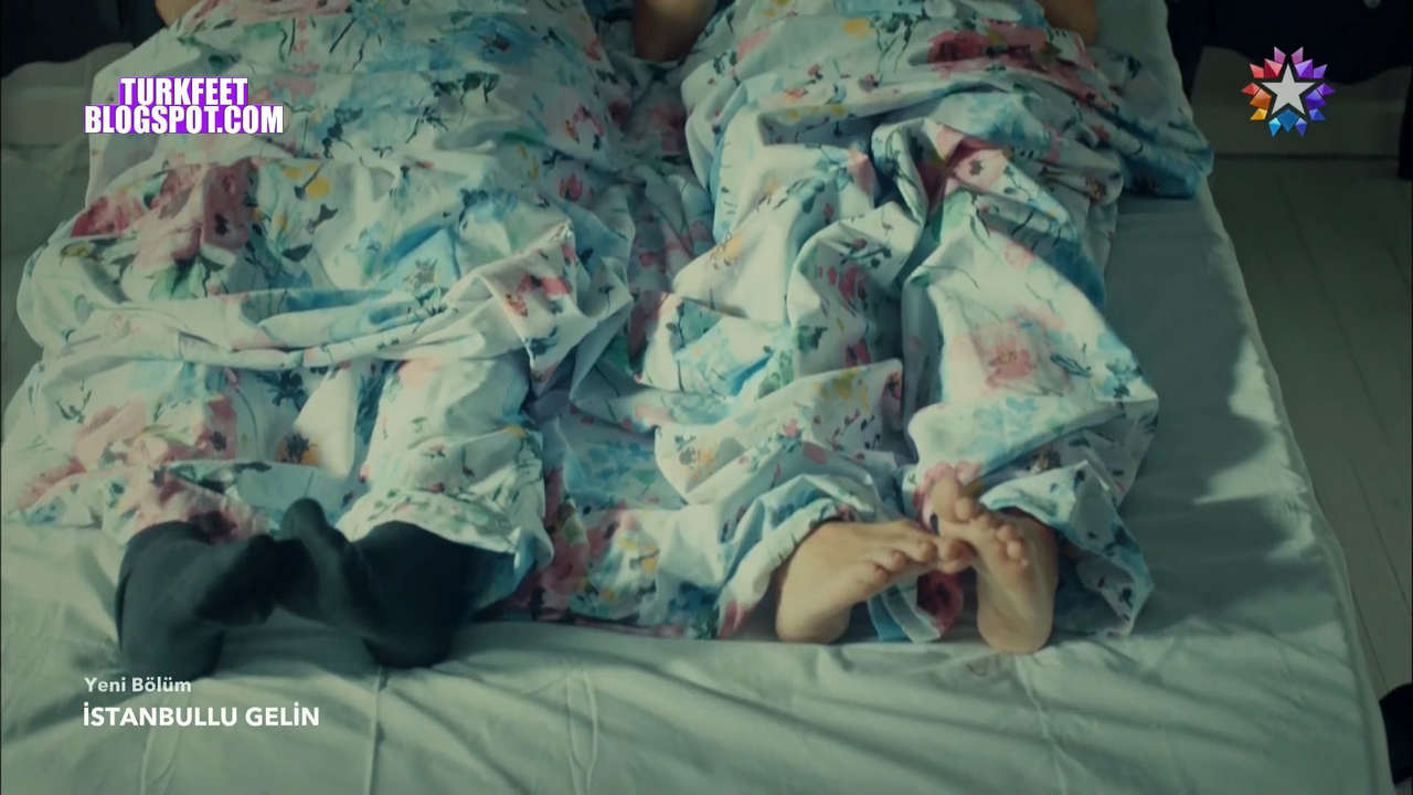 Neslihan Yeldan Feet