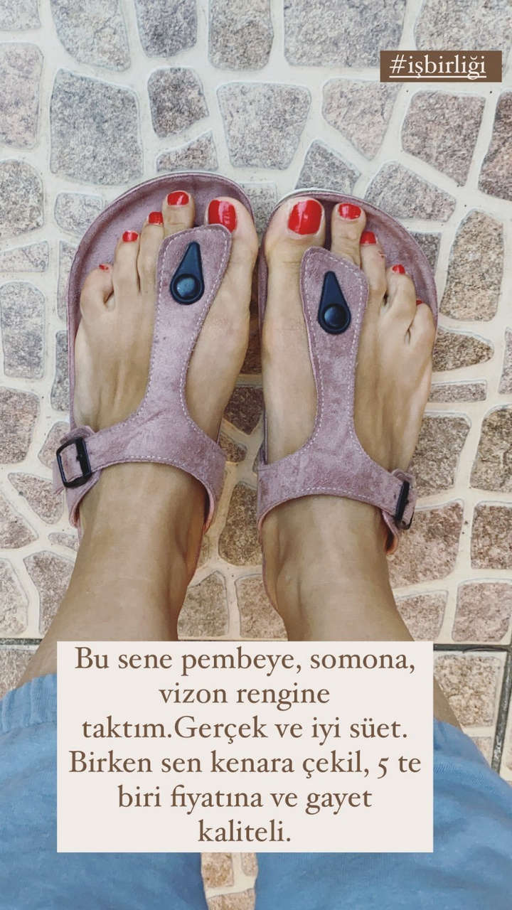 Neslihan Yeldan Feet