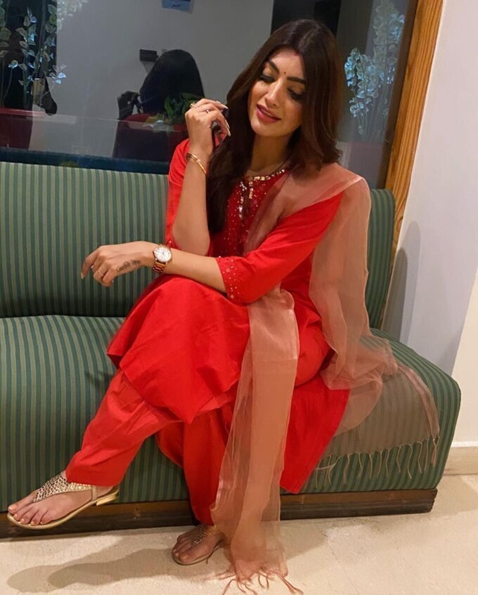 Akanksha Puri Feet