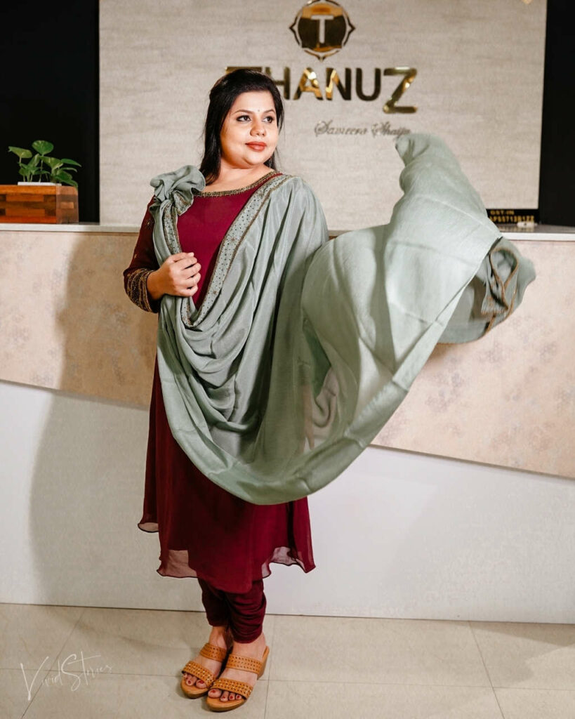 Sneha Sreekumar Feet (17 photos)