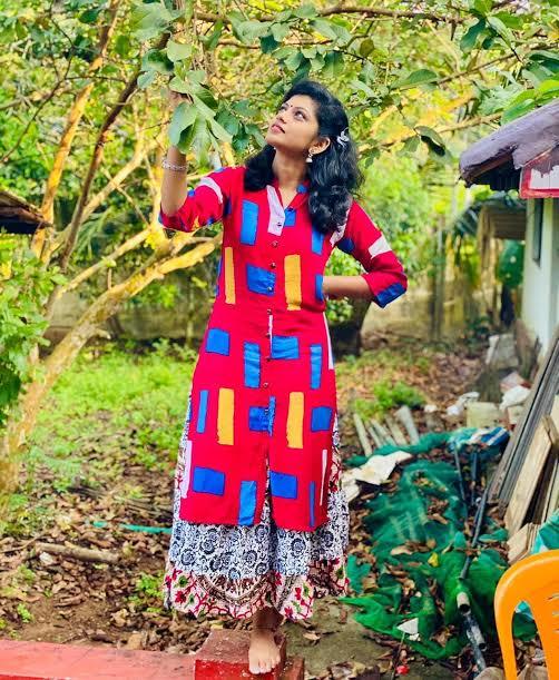 Shruthi Rajanikanth Feet