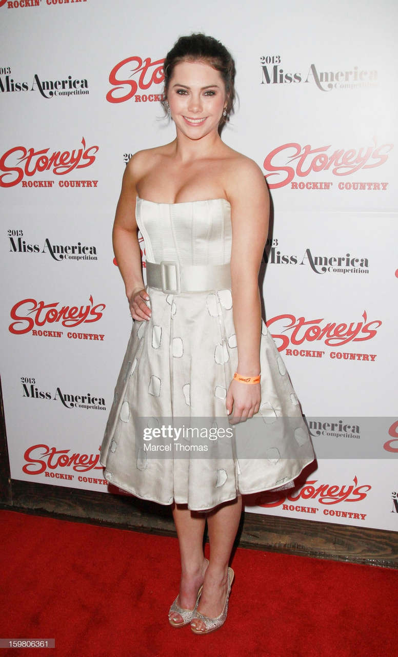 Mckayla Maroney Feet