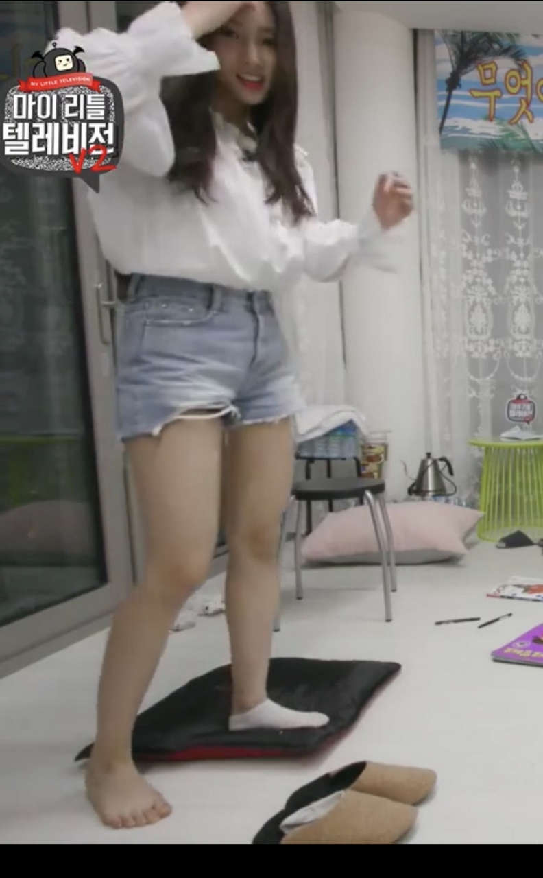 Hye Won Kang Feet