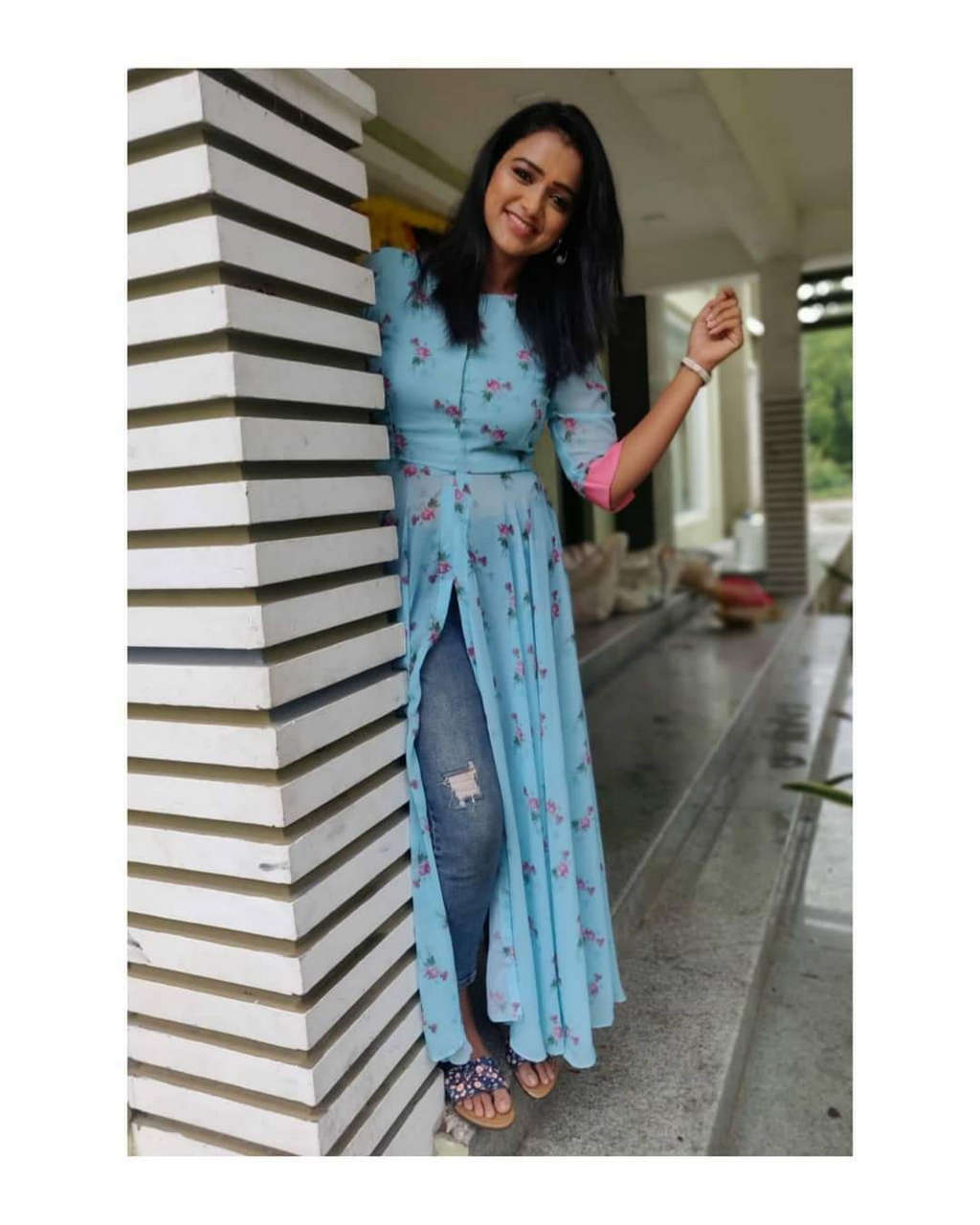 Rashmi Prabhakar Feet