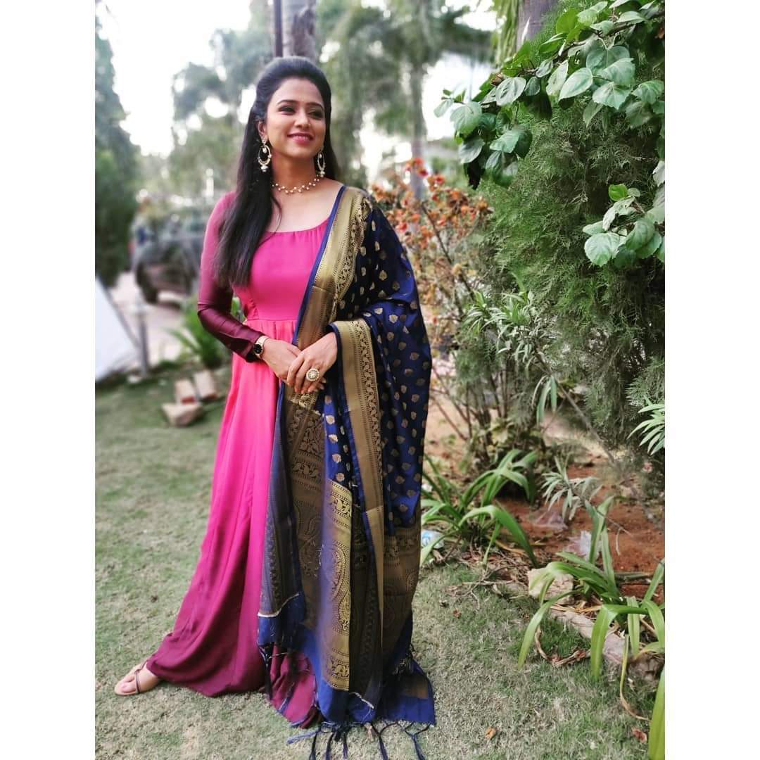 Rashmi Prabhakar Feet