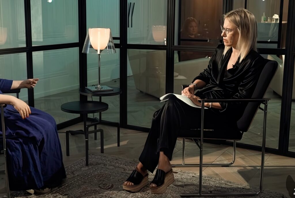 Kseniya Sobchak Feet (6 images)