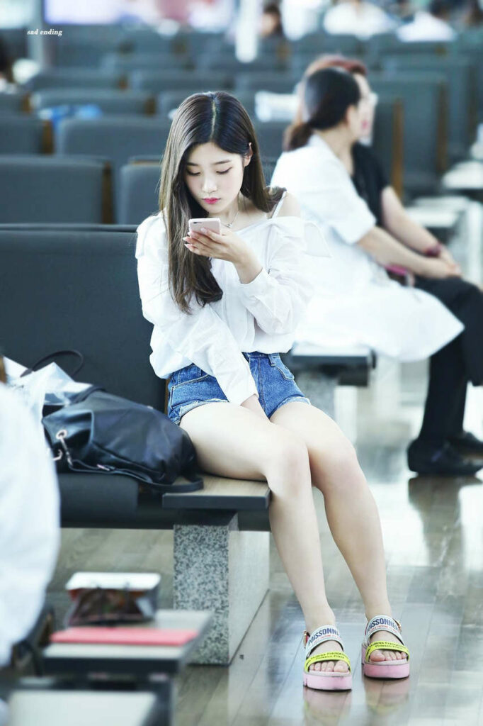 Chae Yeon Jung Feet (21 photos)