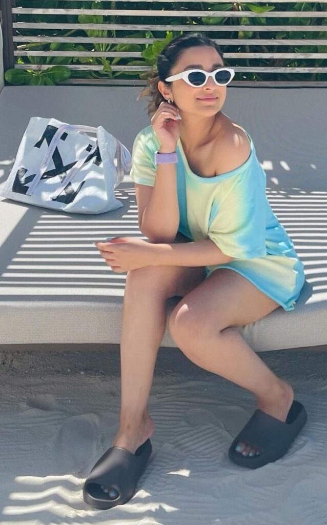 Parineeti Chopra Feet (8 photos)