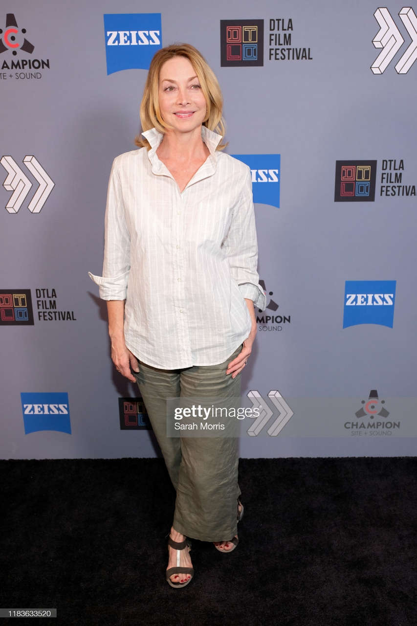 Sharon Lawrence Feet