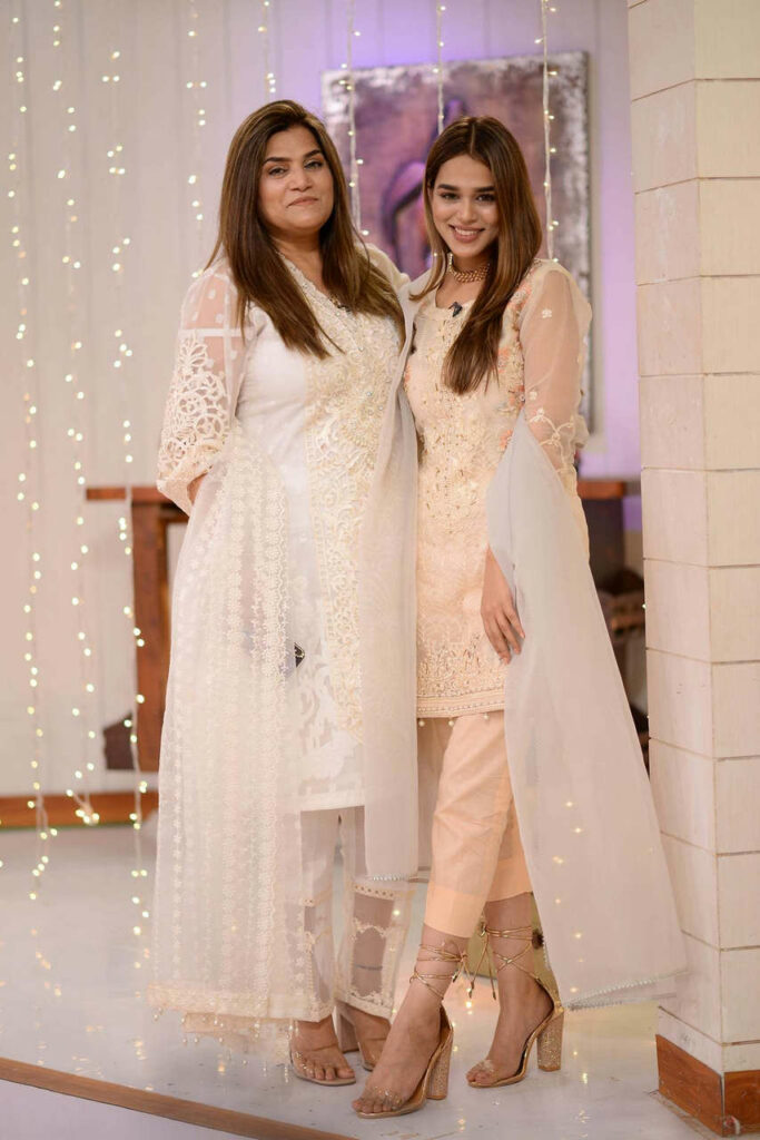 Zohreh Amir Feet (15 photos)