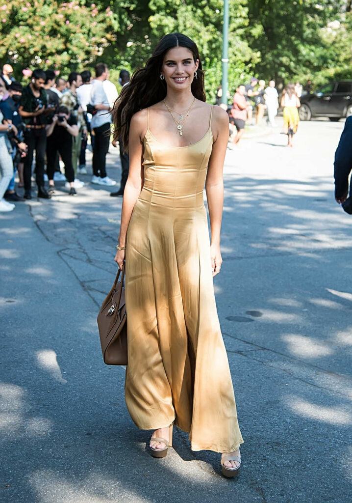 Sara Sampaio Feet (15 images)