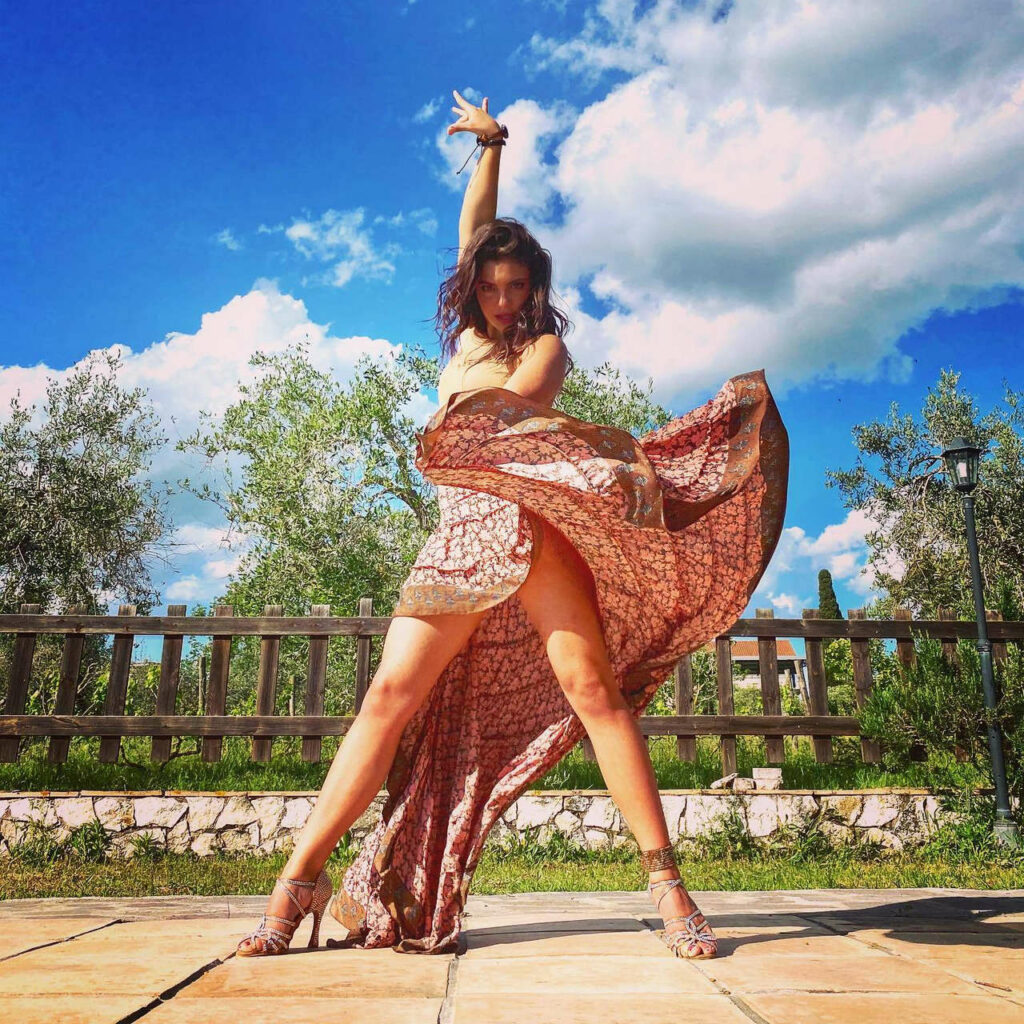 Aurora Giovinazzo Feet (12 photos)