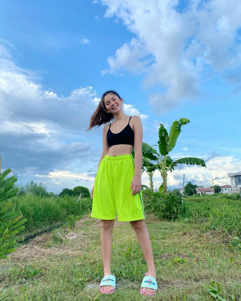 Loisa Andalio Feet (10 photos)