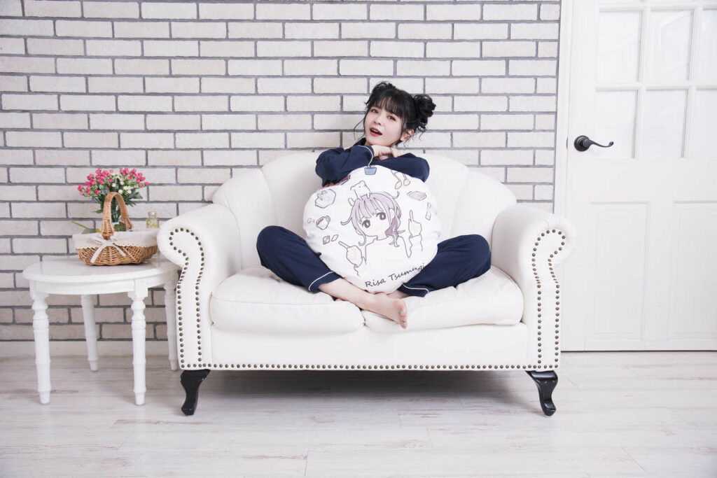 Risa Tsumugi Feet (8 photos)