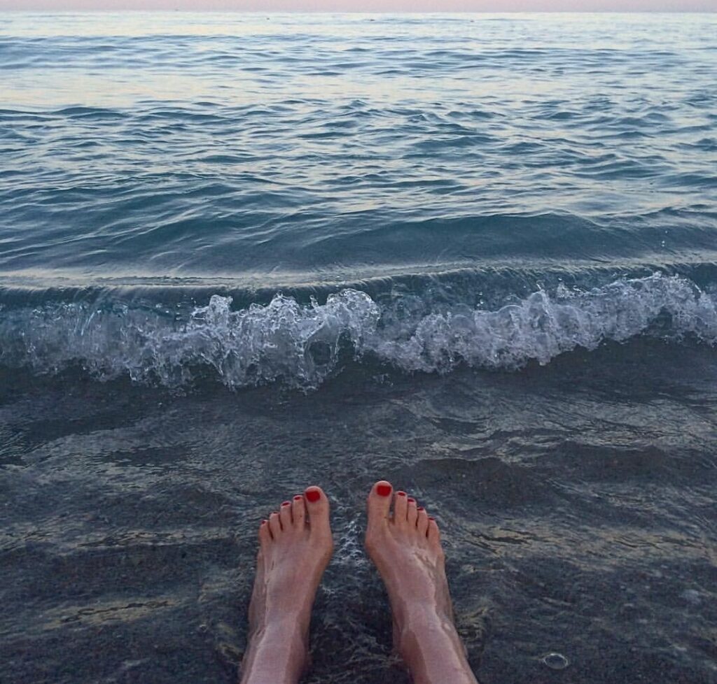 Konstantina Koutsonasiou Feet (5 photos)