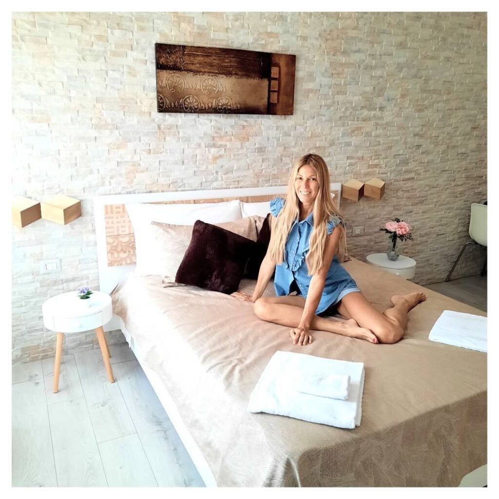 Alessandra Cattini Feet (7 photos)