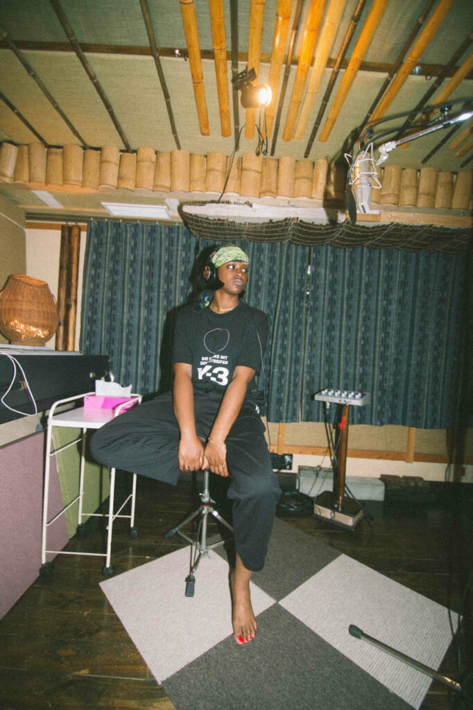 Tierra Whack Feet (5 photos)
