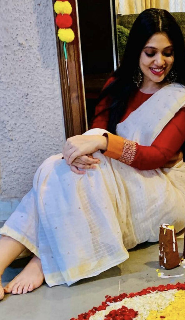 Veena Nandhakumar Feet (2 photos)