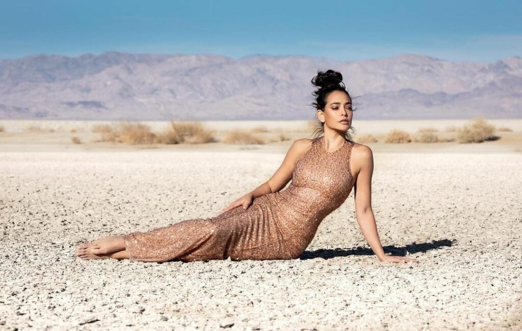 Natalie Martinez Feet (4 images)