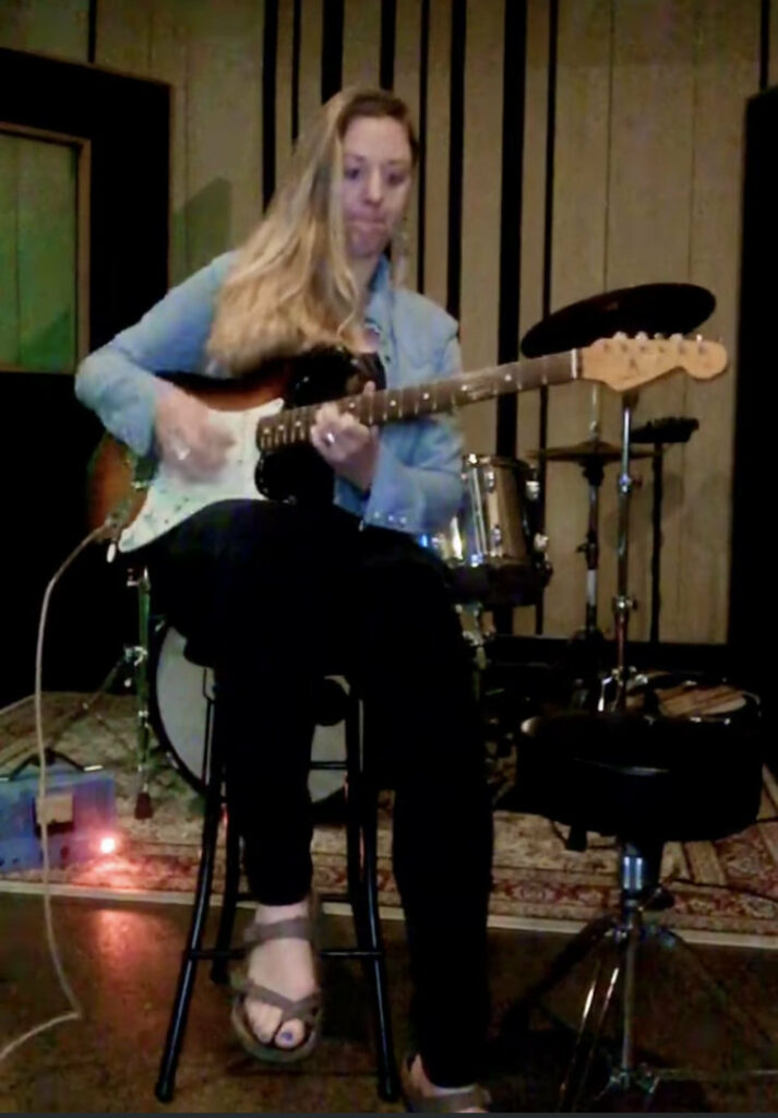 Joanne Shaw Taylor Feet (10 photos)