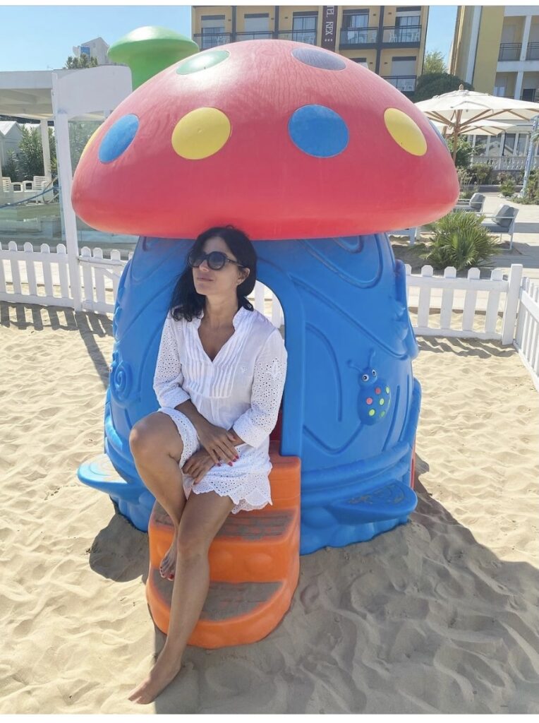 Cristina Scabbia Feet (7 images)