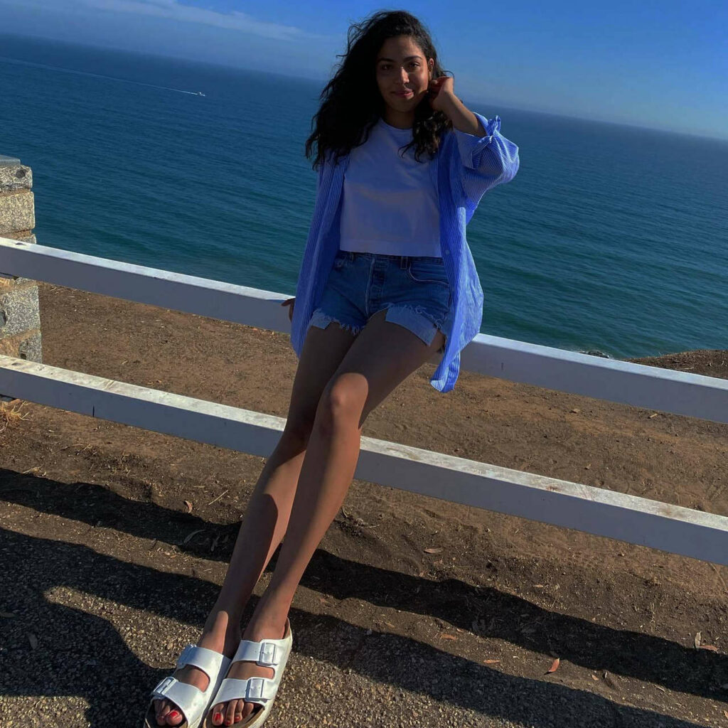 Allegra Acosta Feet (4 photos)