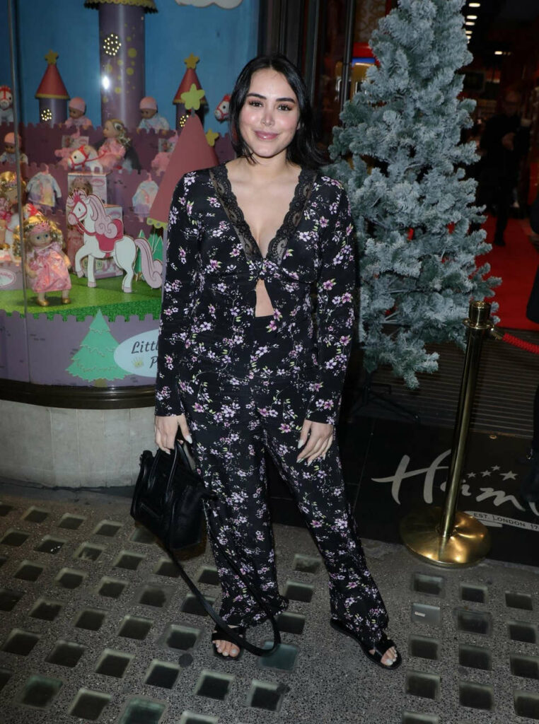 Marnie Simpson Feet (6 photos)