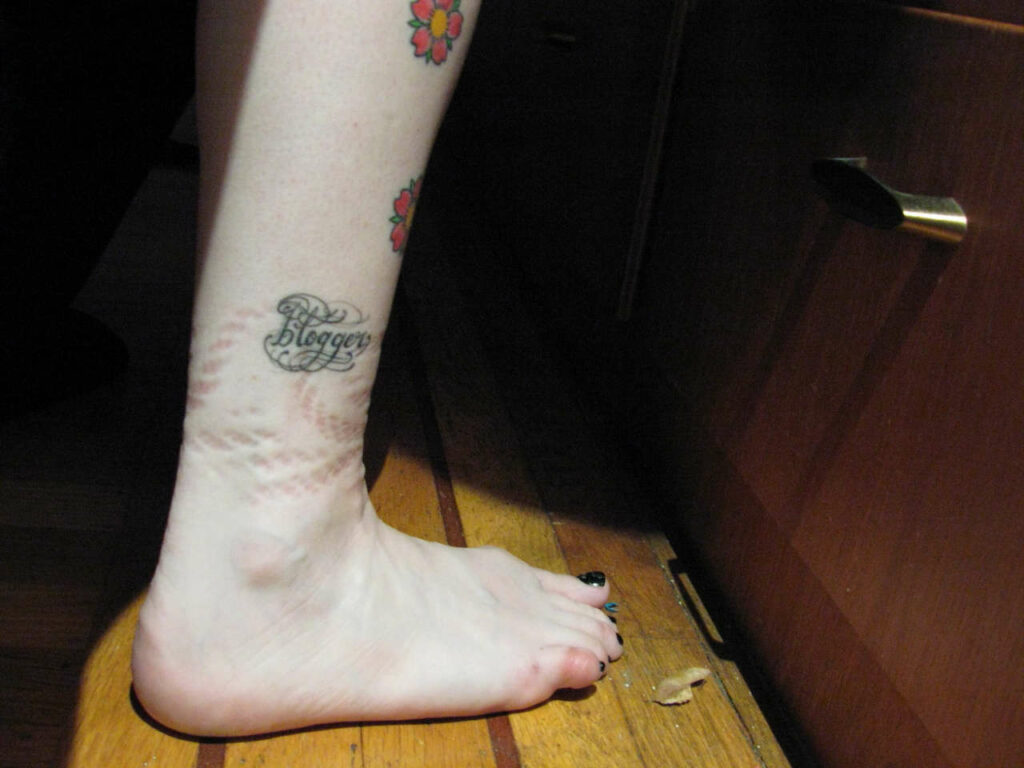 Violet Blue Feet (5 photos)