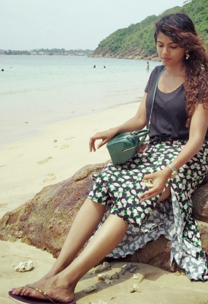 Sanahmoidutty Feet (2 photos)