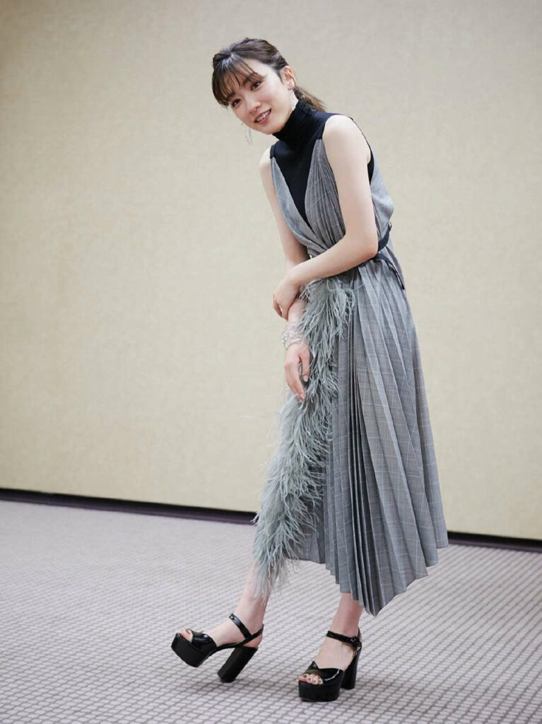 Mei Nagano Feet (7 images)