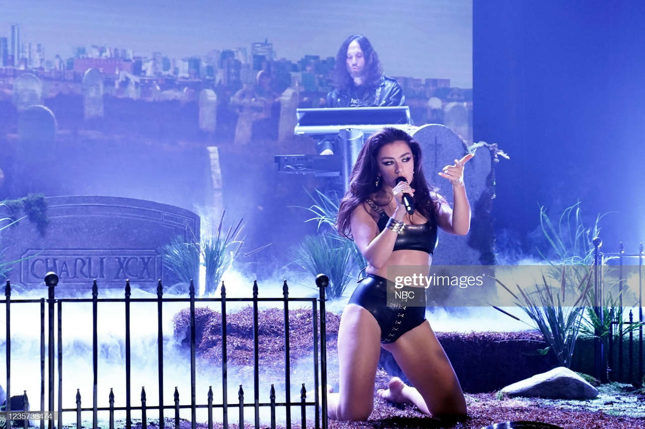 Charli Xcx Feet