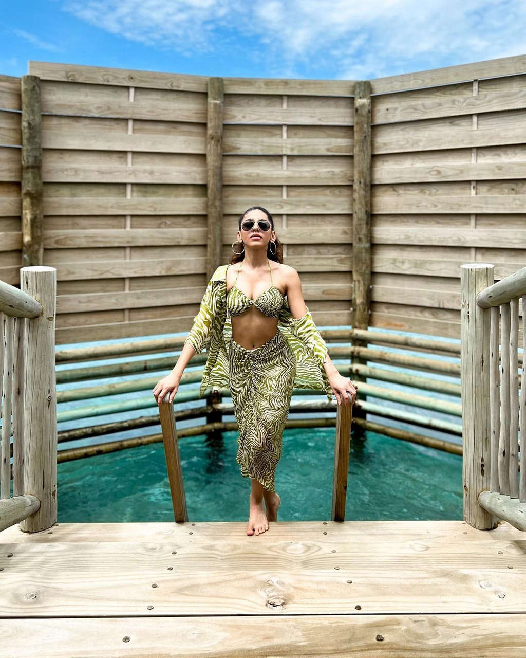 Alaya Furniturewala Feet