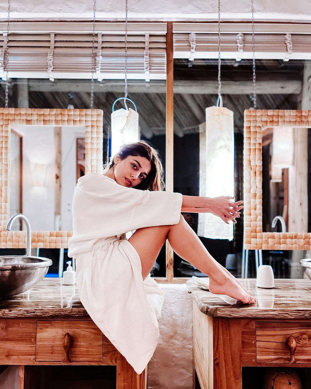 Alaya Furniturewala Feet