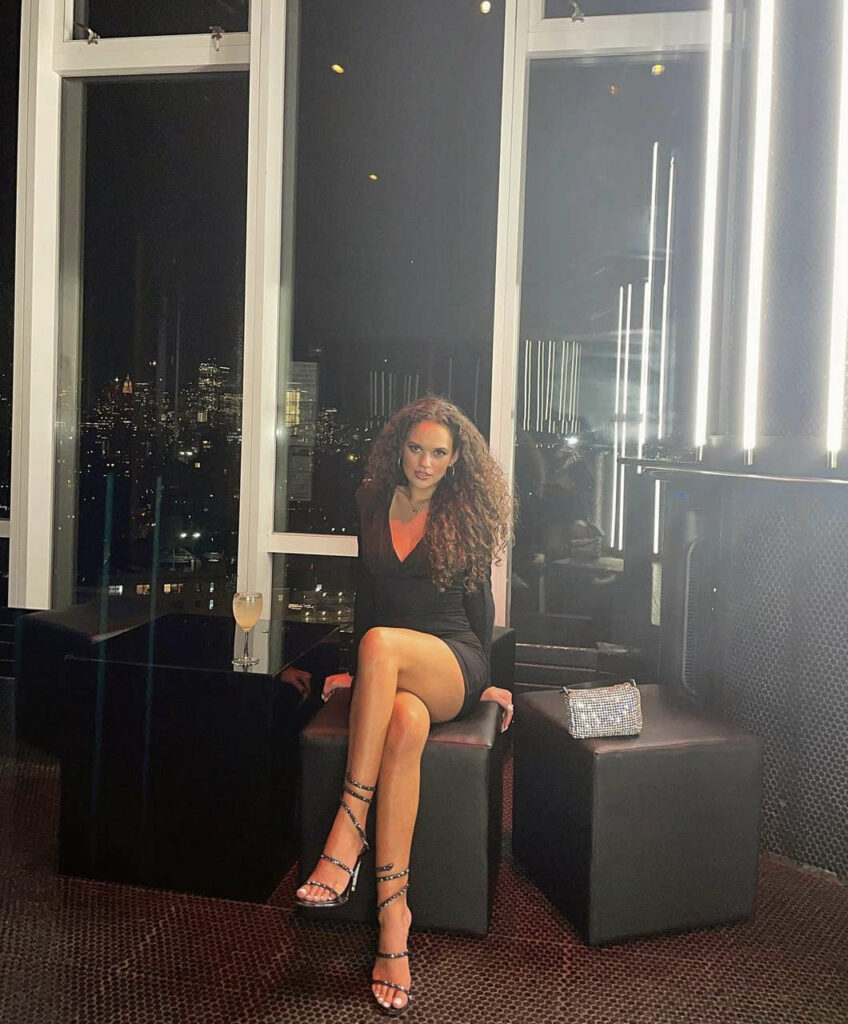 Madison Pettis Feet (4 images)
