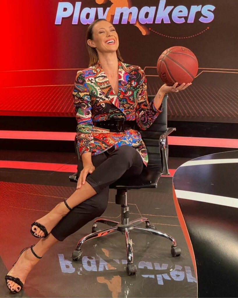 Dora Panteli Feet (8 images)