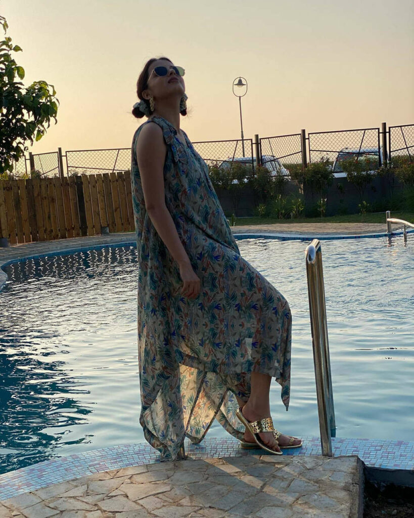 Shrenu Parikh Feet (4 photos)
