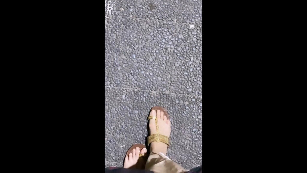 Pankhuri Awasthy Feet (5 photos)